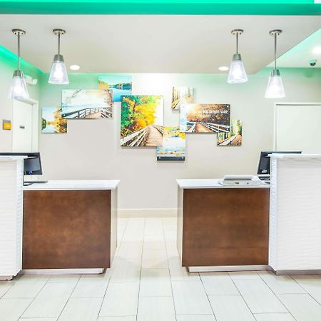 La Quinta Inn And Suites By Wyndham Елкхарт Екстериор снимка