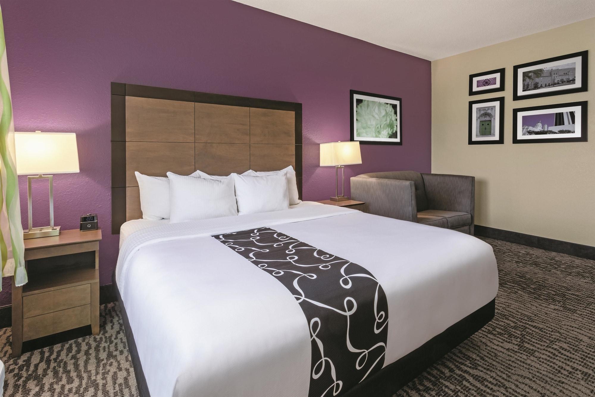 La Quinta Inn And Suites By Wyndham Елкхарт Екстериор снимка