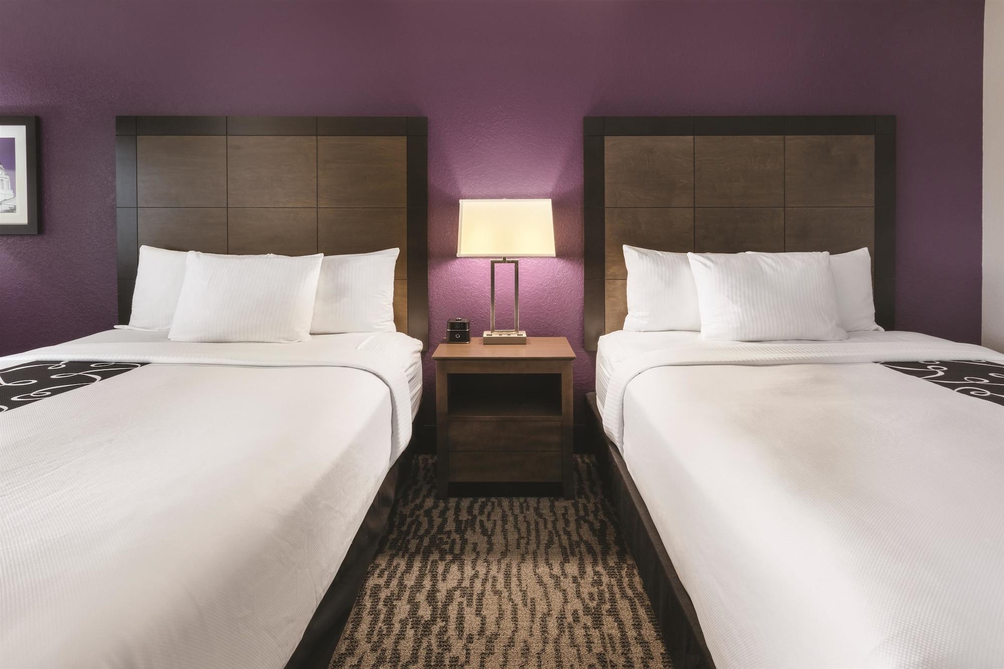 La Quinta Inn And Suites By Wyndham Елкхарт Екстериор снимка