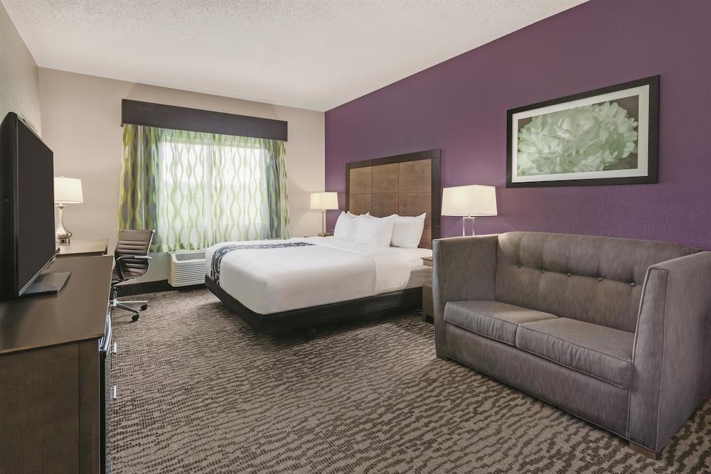 La Quinta Inn And Suites By Wyndham Елкхарт Екстериор снимка