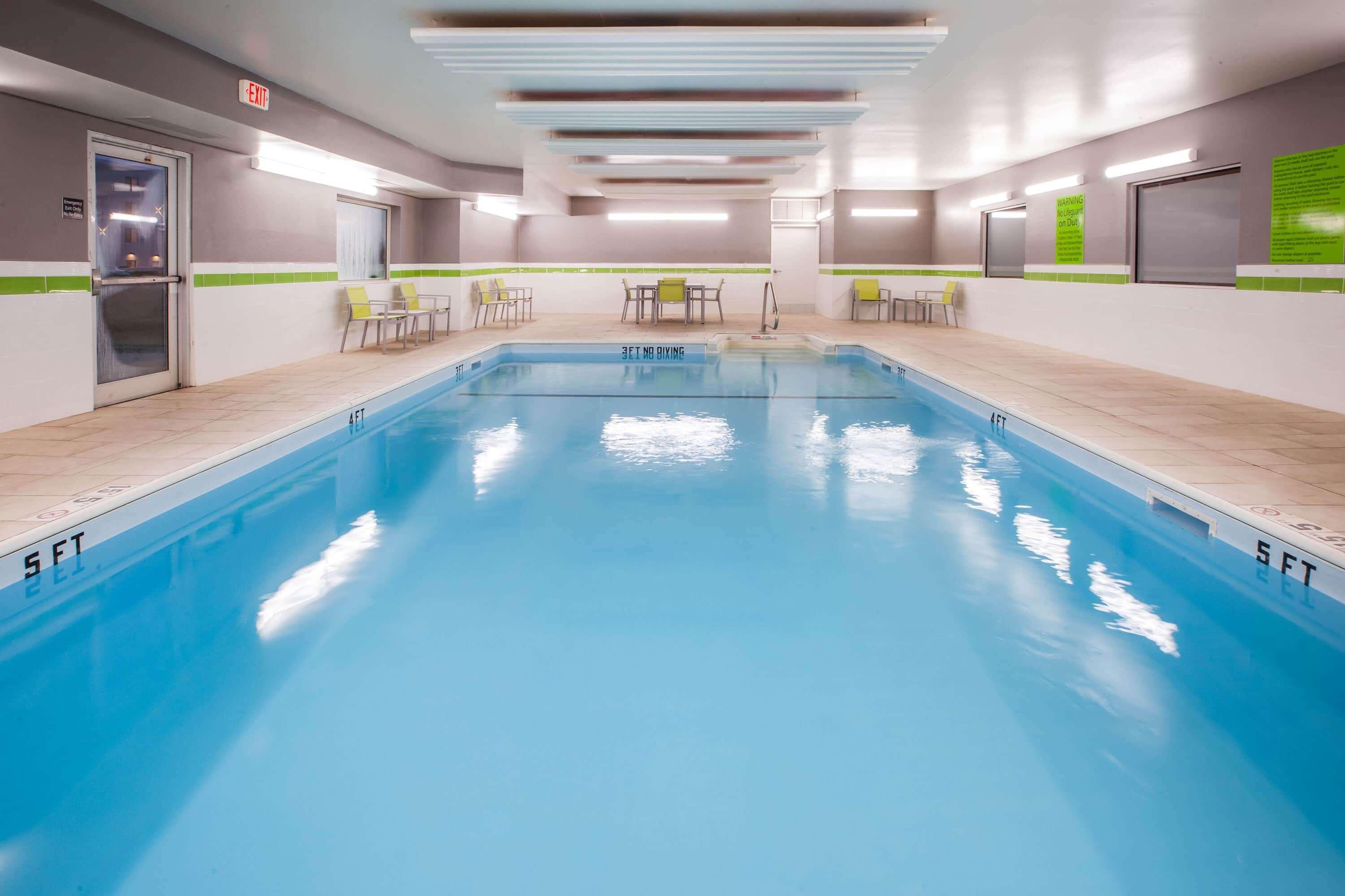 La Quinta Inn And Suites By Wyndham Елкхарт Екстериор снимка