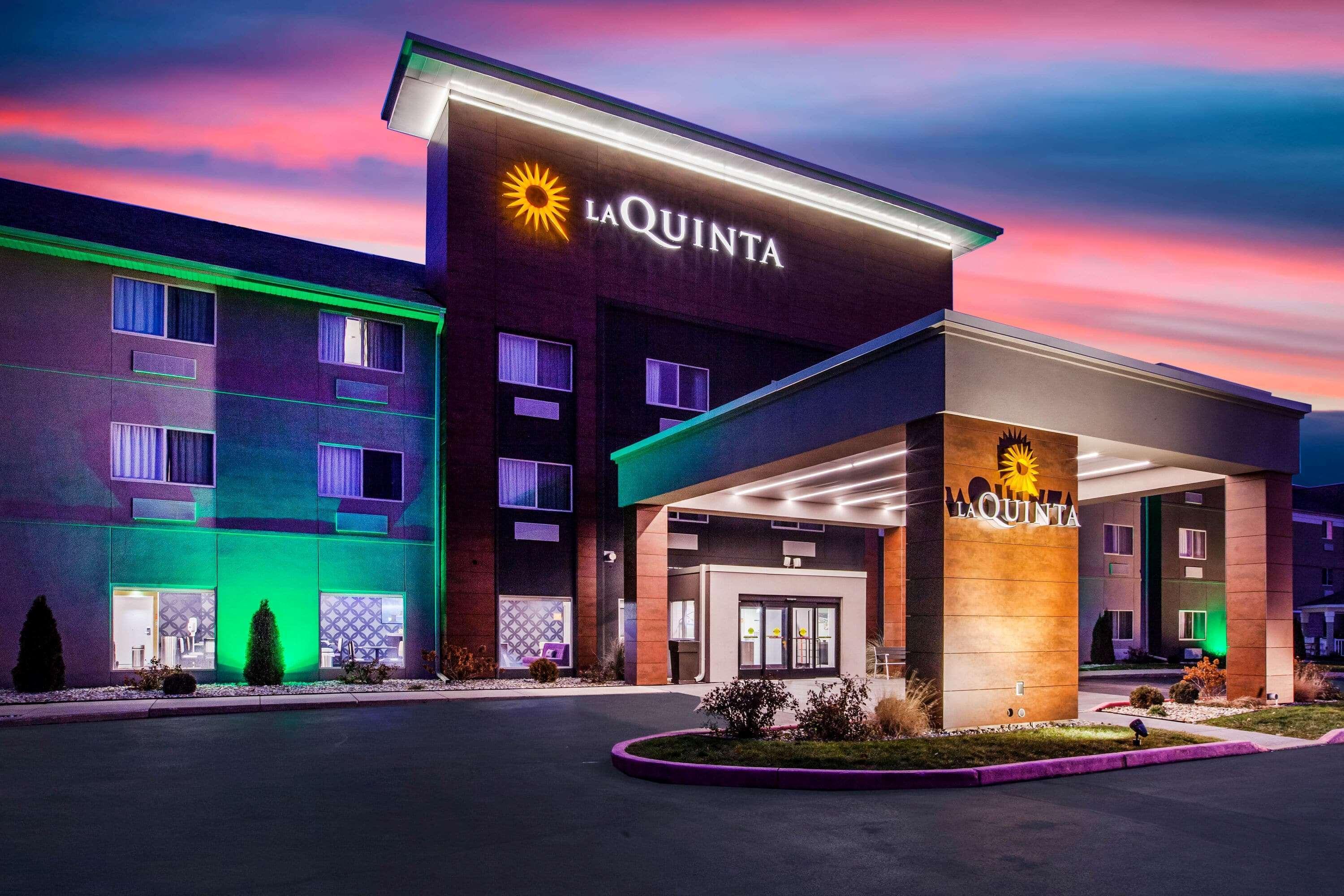 La Quinta Inn And Suites By Wyndham Елкхарт Екстериор снимка