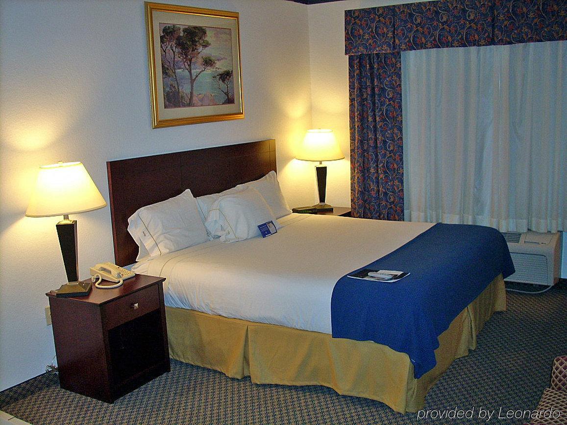 La Quinta Inn And Suites By Wyndham Елкхарт Екстериор снимка