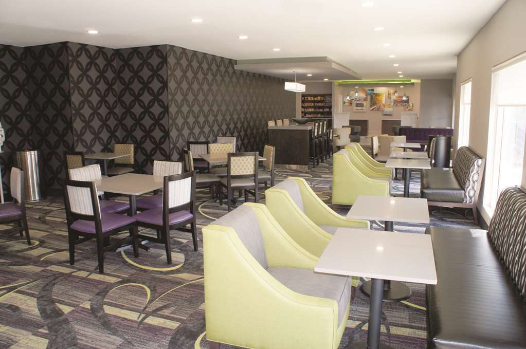 La Quinta Inn And Suites By Wyndham Елкхарт Ресторант снимка
