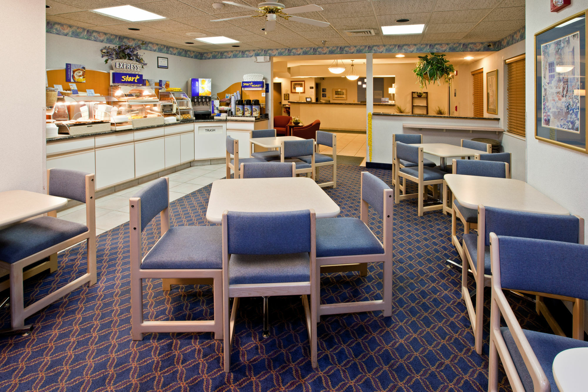 La Quinta Inn And Suites By Wyndham Елкхарт Екстериор снимка
